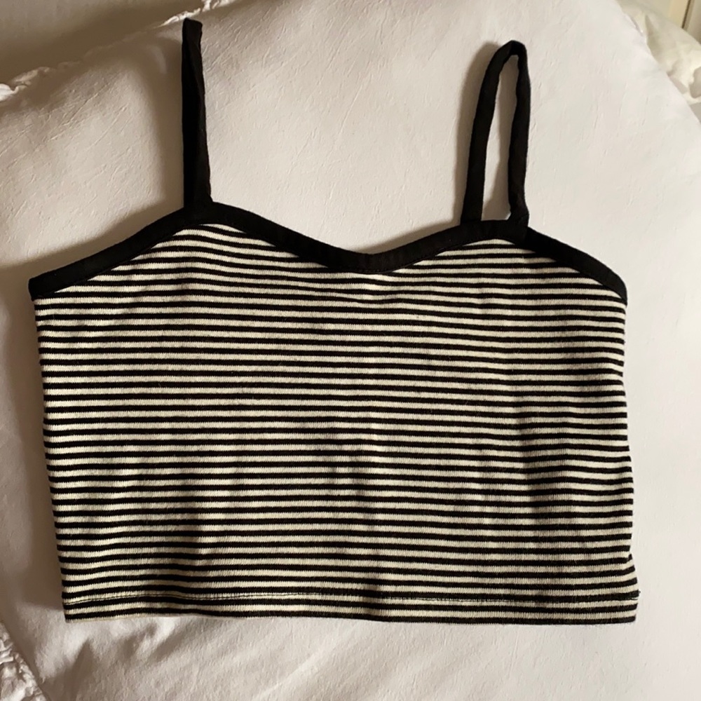 Black/white Crop top